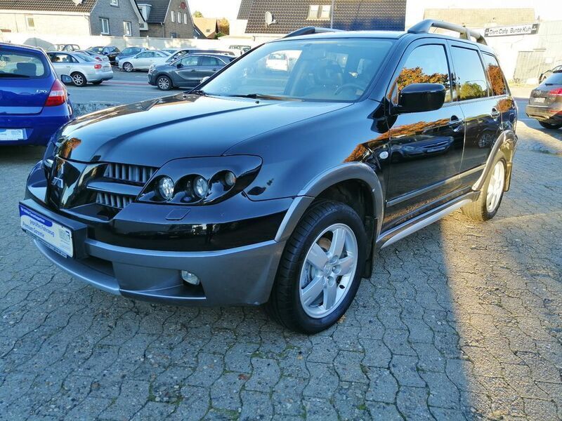 Schwarz Gebraucht 2005 Mitsubishi Outlander Intense SUV | 5.590 € - Bild 1/4