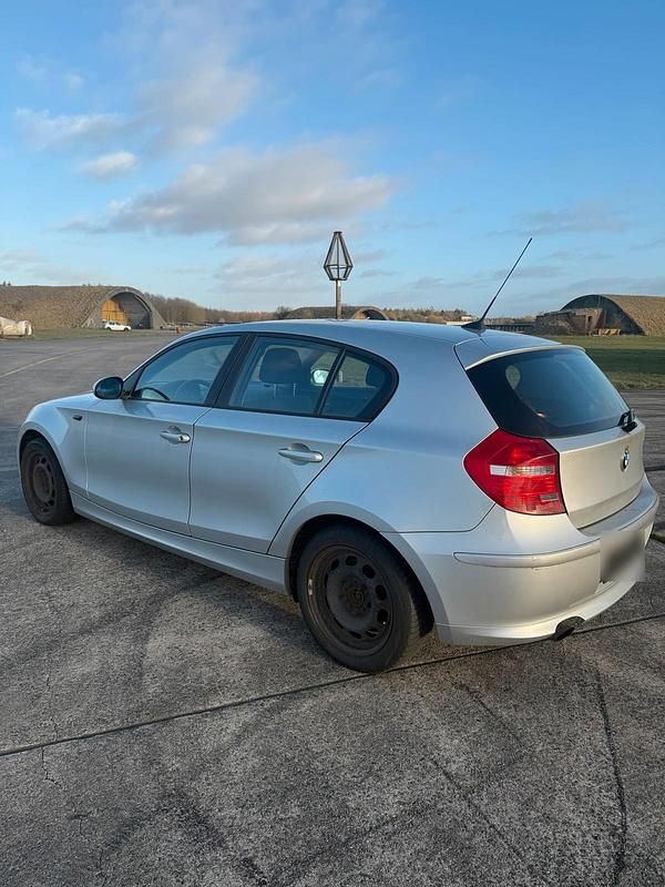 Gebraucht BMW 118 143 PS (105 kW) 2007 Silber Kleinwagen