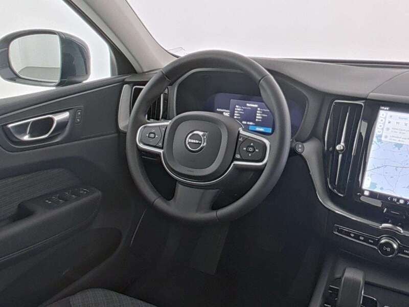 Gebraucht Volvo XC60 Core 197 PS (144 kW) 2023 Blau denim blue / metallic SUV