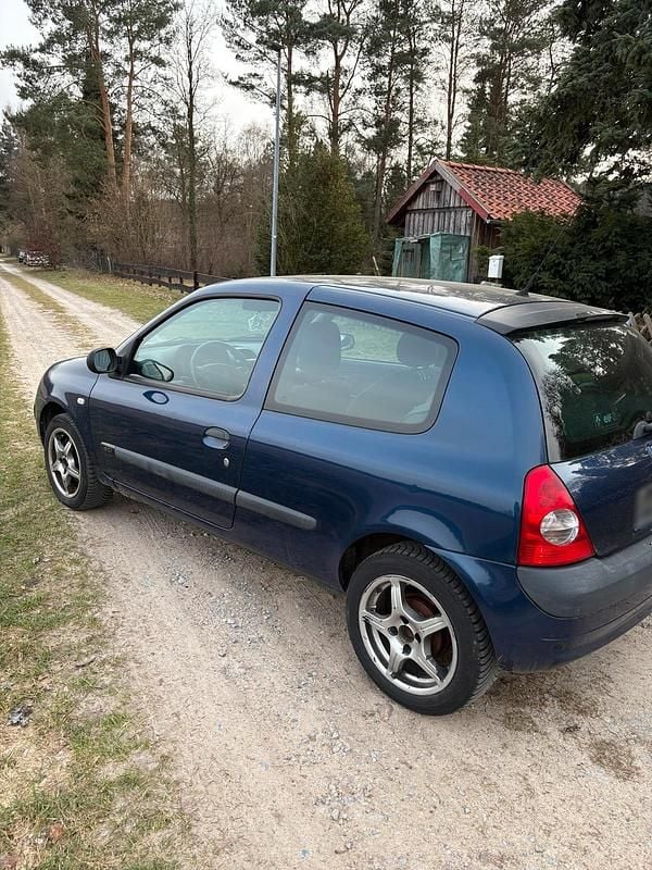 Gebraucht Renault Clio II 65 PS (47 kW) 2004 Blau Kleinwagen