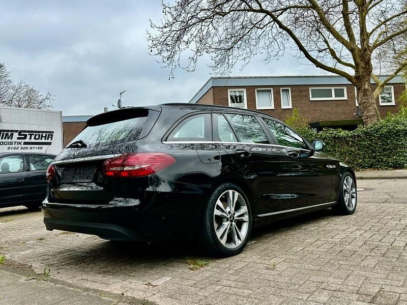 Gebraucht Mercedes C200 150 PS (110 kW) 2018 Schwarz Limousine