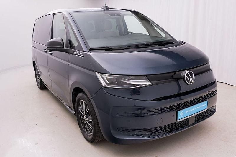 Gebraucht VW Multivan Basis 150 PS (110 kW) 2024 3s starlight blue metallic Van