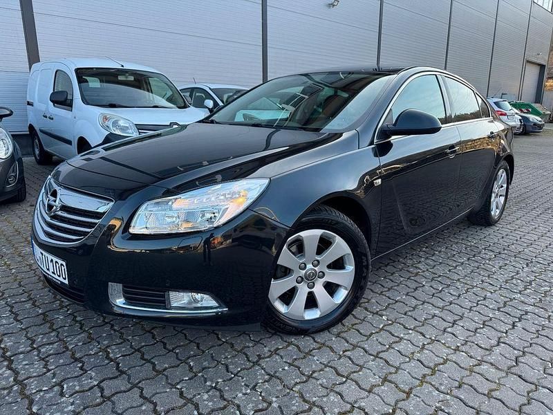 Gebraucht Opel Insignia Edition 160 PS (117 kW) 2012 Schwarz Limousine
