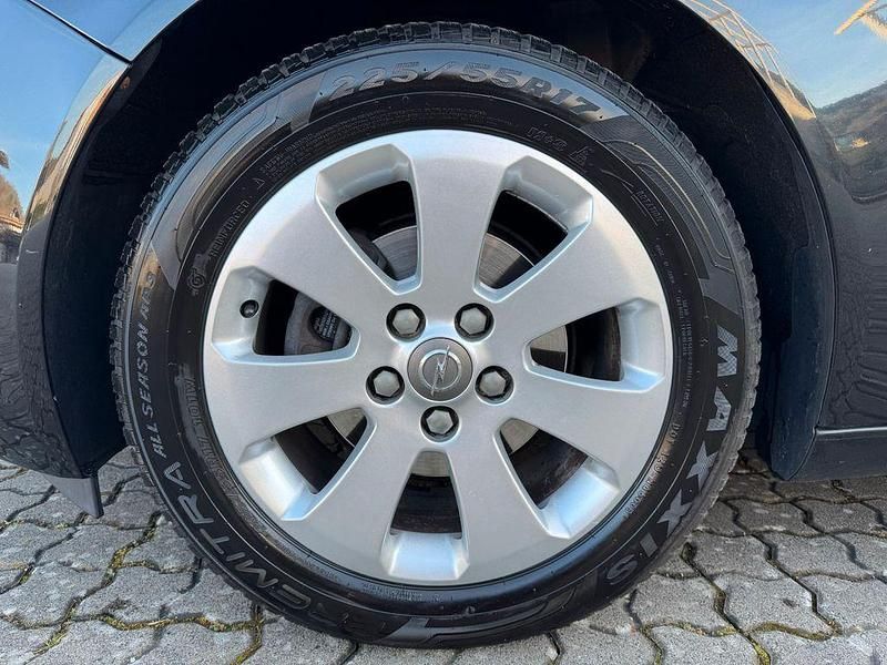 Gebraucht Opel Insignia Edition 160 PS (117 kW) 2012 Schwarz Limousine