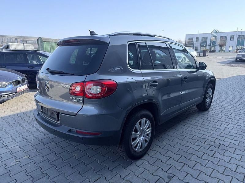 Używany VW Tiguan Team 140 KM (102 kW) 2011 Szary SUV