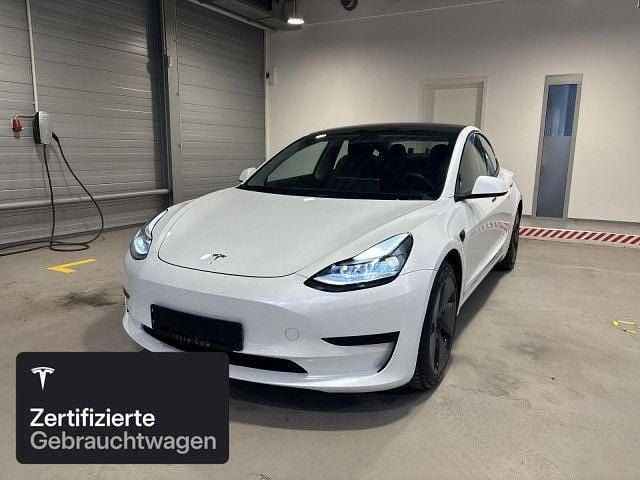 Weiß Gebraucht 2021 Tesla Model 3 RWD Limousine | 25.200 € (Fairer Preis) - Bild 1/4
