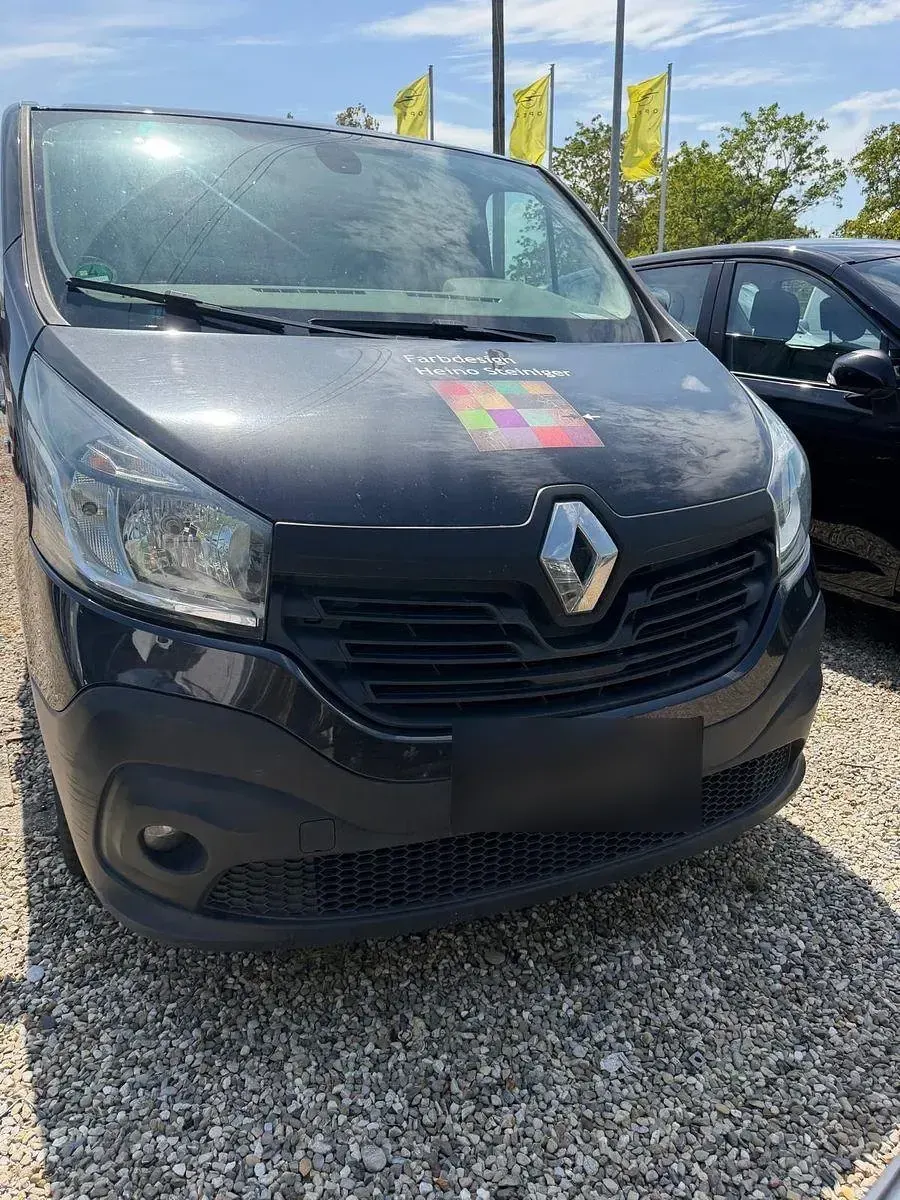 Gebraucht Renault Trafic 116 PS (85 kW) 2016 Schwarz Van / Kleinbus