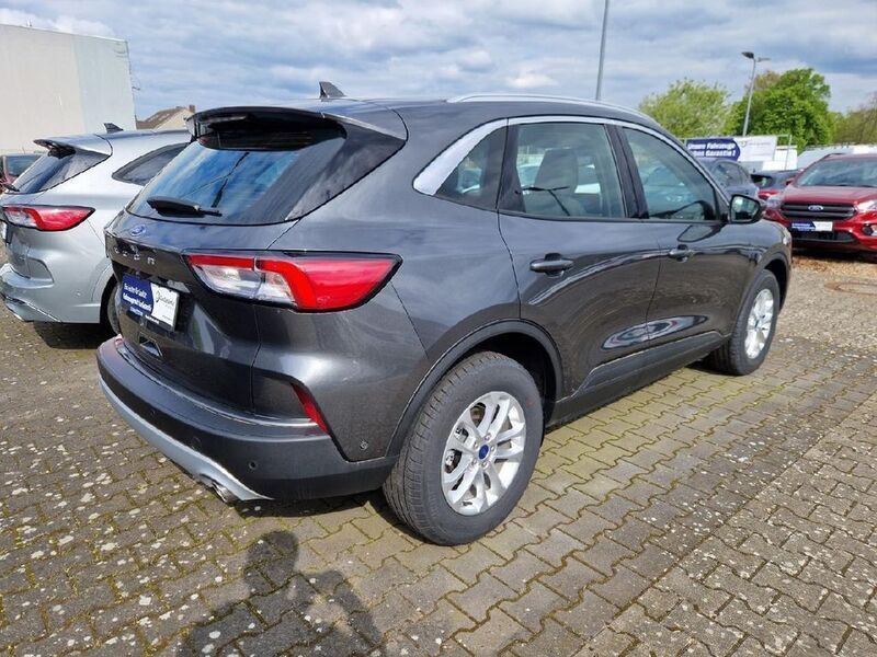 Gebraucht Ford Kuga Titanium 120 PS (88 kW) 2024 Grau SUV
