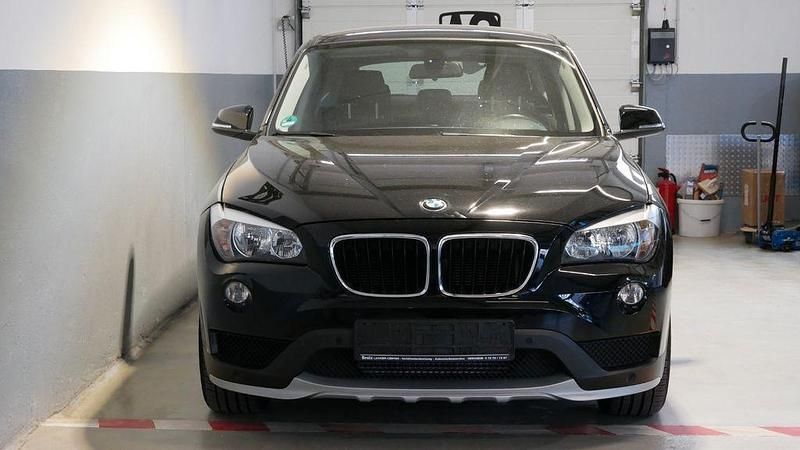 Schwarz Gebraucht 2014 BMW X1 Sport Line SUV | 14.999 € (Etwas zu teuer) - Bild 1/4