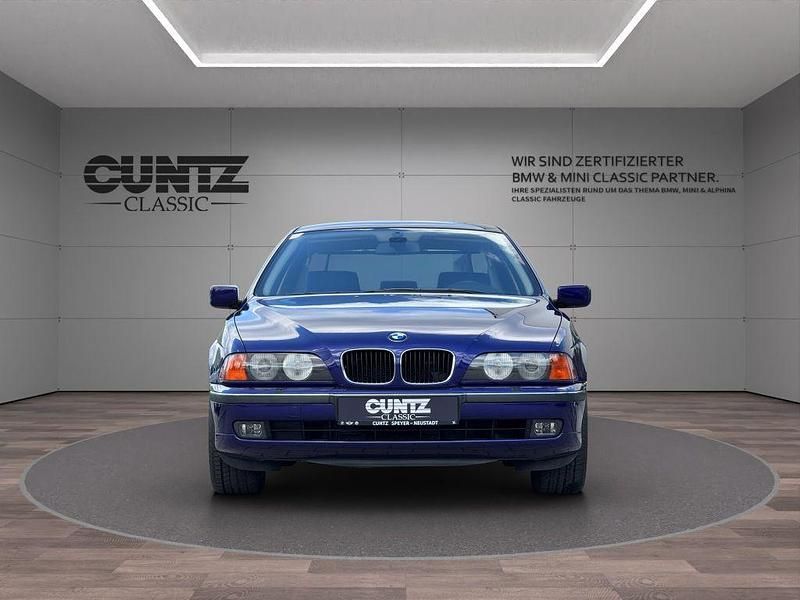 Gebraucht BMW 528 Performance 193 PS (141 kW) 1998 Sonderlackierung velvetblue Limousine