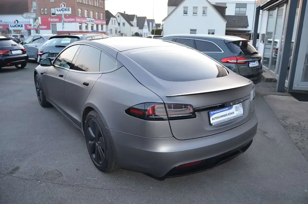 Usado Tesla Model S Plaid 759 kW (1033 CV) 2023 Negro Utilitario