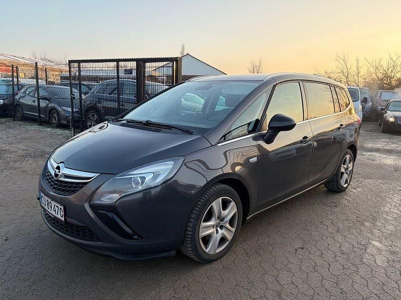 Grau Gebraucht 2014 Opel Zafira Tourer Van / Kleinbus | 3.600 € (Guter Preis) - Bild 1/4
