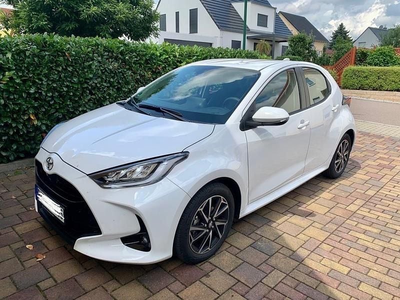 Gebraucht 2021 Toyota Yaris Team Limousine | 17.000 € (Fairer Preis) - Bild 1/4
