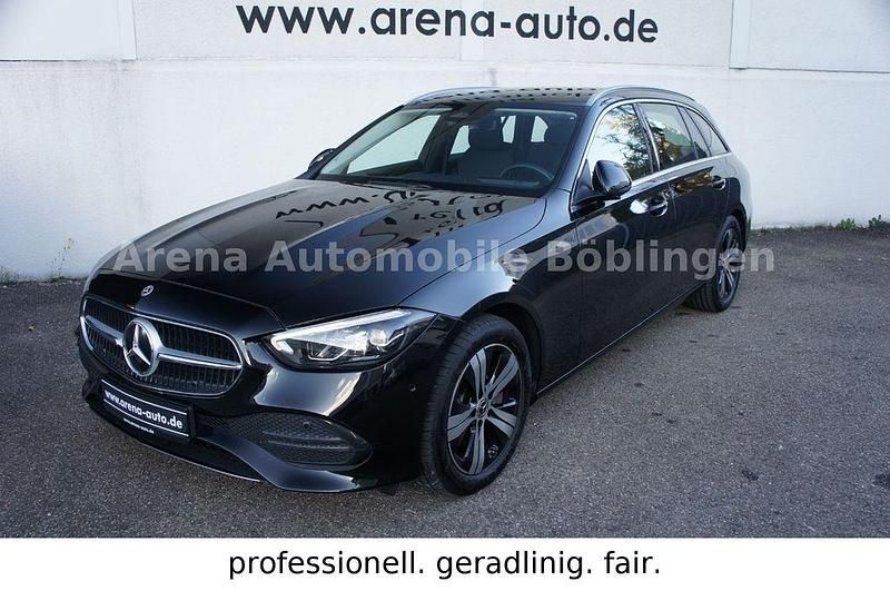 Gebraucht Mercedes C200 Avantgarde 163 PS (119 kW) 2023 Schwarz Limousine