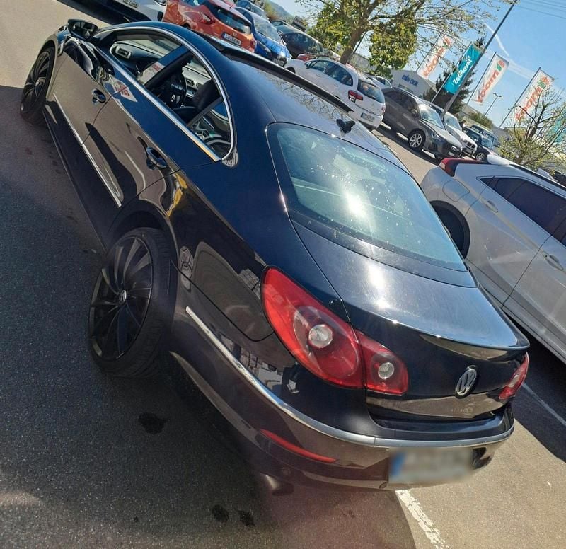 Second-hand VW Passat 299 CP (219 kW) 2008 Negru Berlinǎ