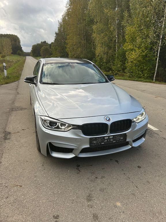 Grau Gebraucht 2014 BMW 318 Sport Line Limousine | 10.000 € (Fairer Preis) - Bild 1/4