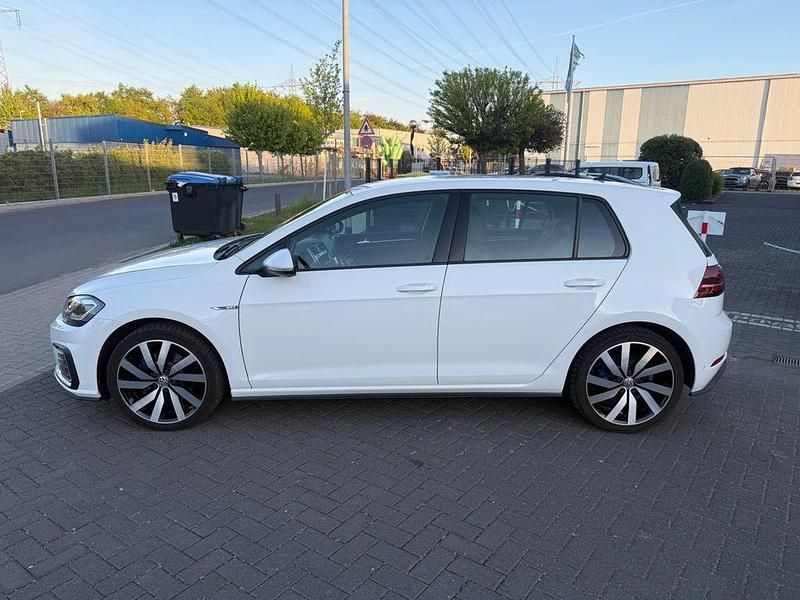 Gebraucht VW Golf VII GTE 150 PS (110 kW) 2019 Weiß Limousine