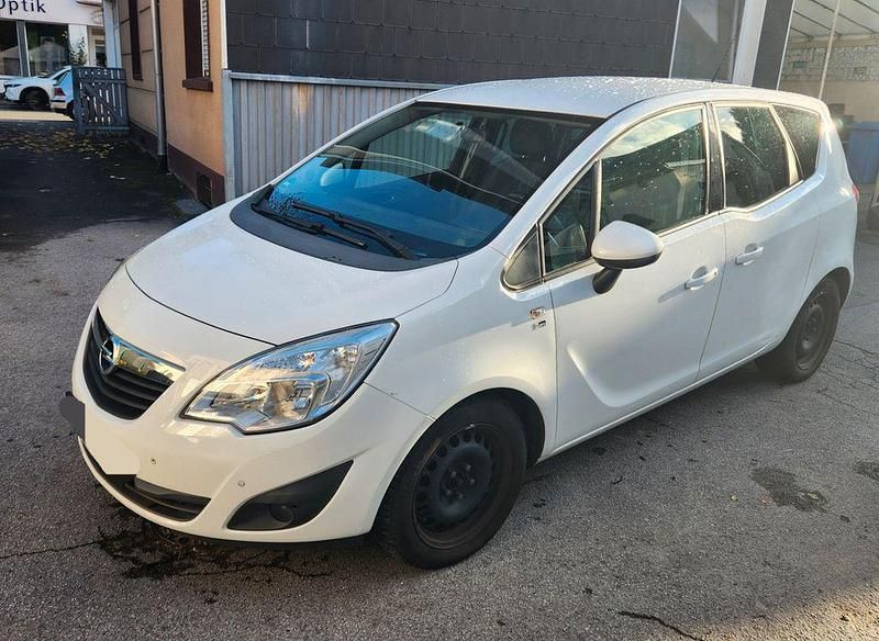 Weiß Gebraucht 2012 Opel Meriva Van / Kleinbus | 3.600 € (Superpreis) - Bild 1/4