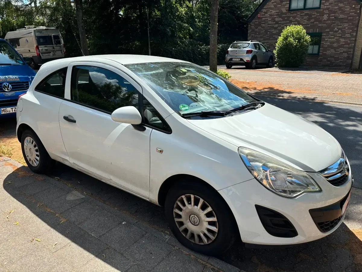 Gebraucht Opel Corsa 70 PS (51 kW) 2013 Weiß Kleinwagen