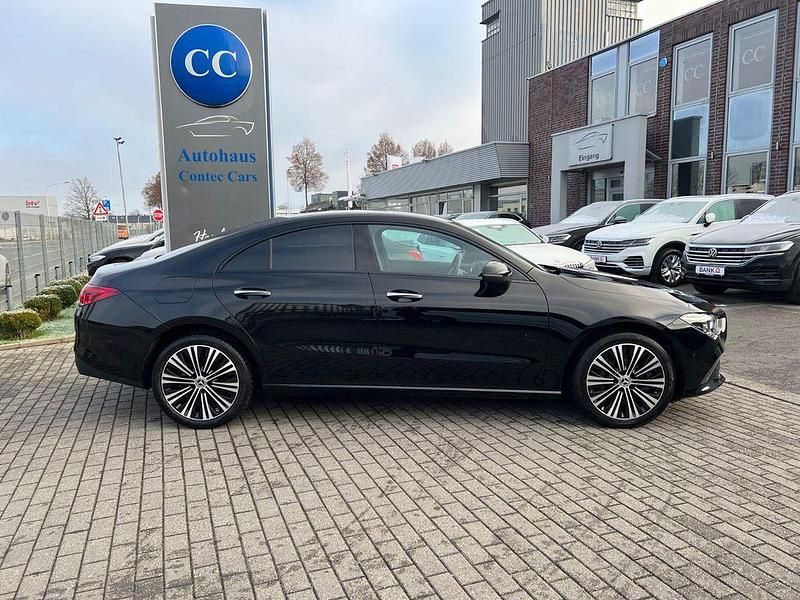 Nachtschwarz Gebraucht 2022 Mercedes CLA250e Progressive Limousine | 27.950 € (Fairer Preis) - Bild 1/3