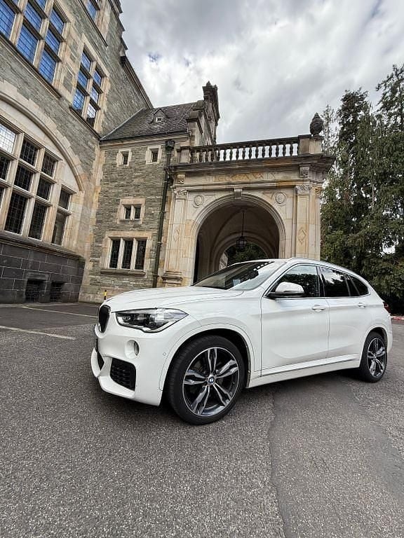 Weiß Gebraucht 2019 BMW X1 M Sport SUV | 22.200 € (Guter Preis) - Bild 1/4