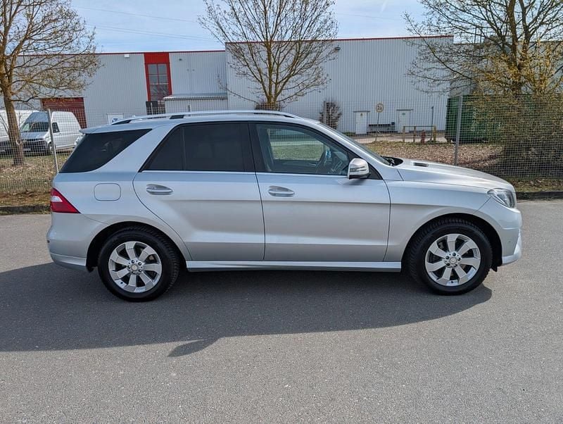 Gebraucht Mercedes ML350 258 PS (189 kW) 2015 Grau SUV