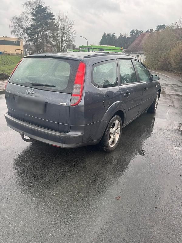 Gebraucht Ford Focus 140 PS (102 kW) 2006 Grau Kombi