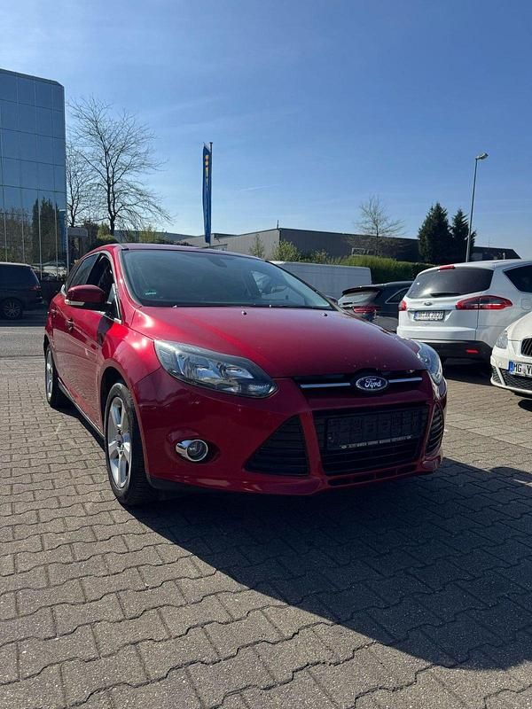 Gebraucht Ford Focus 149 PS (109 kW) 2013 Rot Kombi
