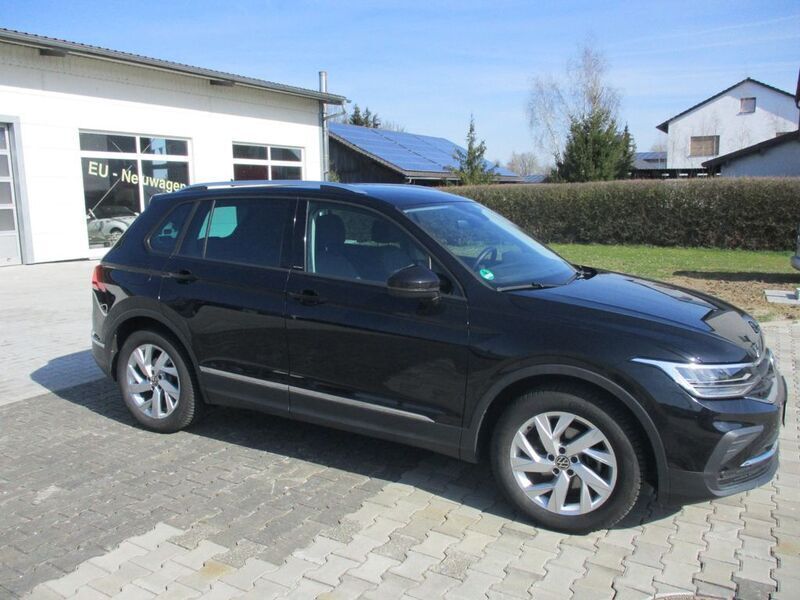 Gebraucht VW Tiguan Active 150 PS (110 kW) 2021 Schwarz SUV