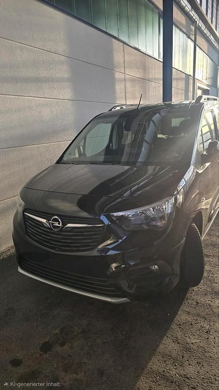 Schwarz Gebraucht 2023 Opel Combo Ultimate Van / Kleinbus | 26.800 € (Fairer Preis) - Bild 1/4