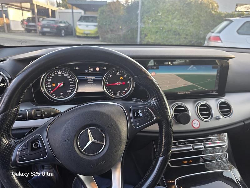 Gebraucht Mercedes E220 170 PS (125 kW) 2007 Grau Kombi