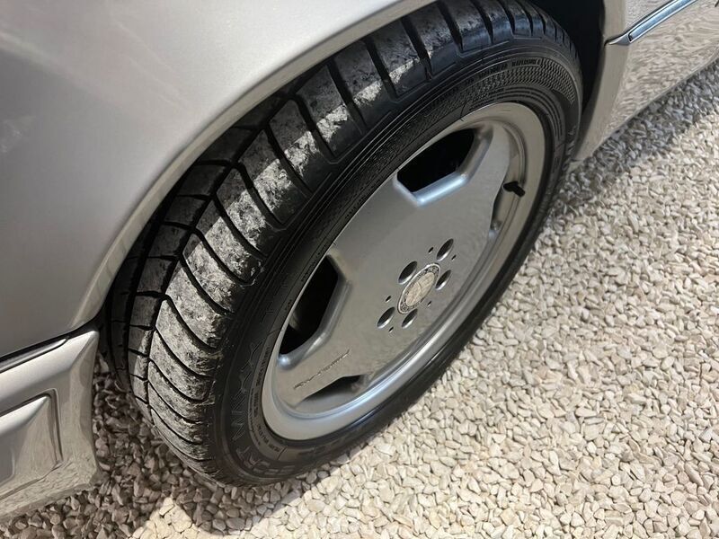 Gebraucht Mercedes E220 150 PS (110 kW) 1994 Silber Cabrio
