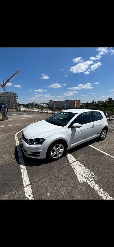 Gebraucht VW Golf VII Comfortline 86 PS (63 kW) 2016 Weiß Limousine