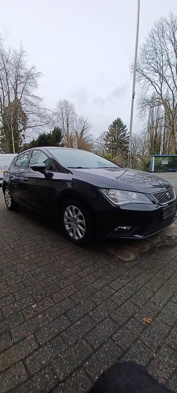 Usata Seat Leon 105 CV (77 kW) 2013 Nero Utilitaria