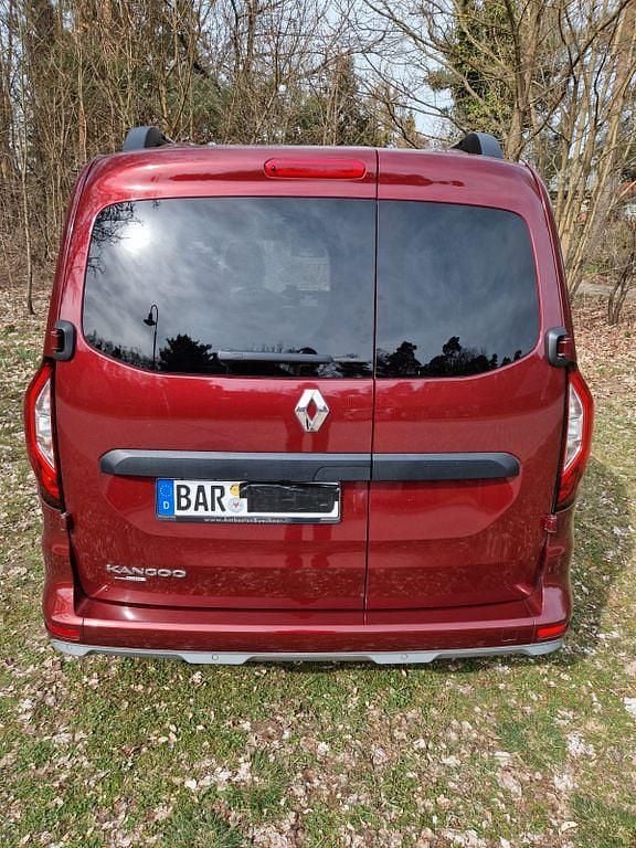 Gebraucht Renault Kangoo Techno 131 PS (96 kW) 2022 Rot Van / Kleinbus
