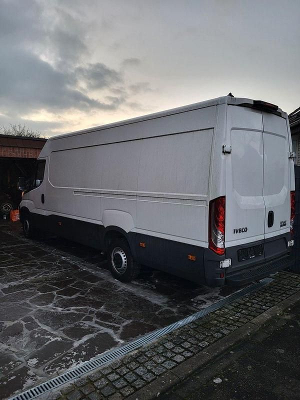 Gebraucht Iveco Daily 156 PS (114 kW) 2020 Weiß Van / Kleinbus