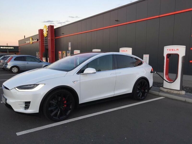 Gebraucht Tesla Model X 567 kW (772 PS) 2016 Weiß metallic SUV