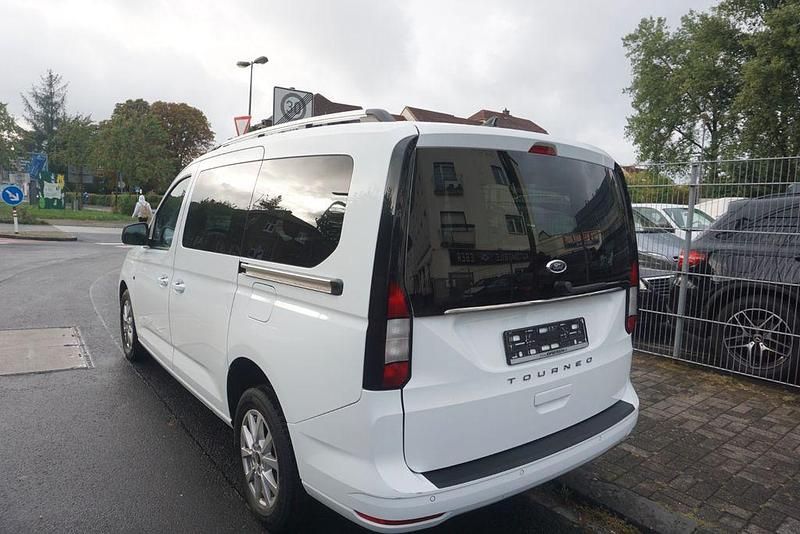 Gebraucht Ford Tourneo Titanium 122 PS (89 kW) 2022 Weiß Van / Kleinbus