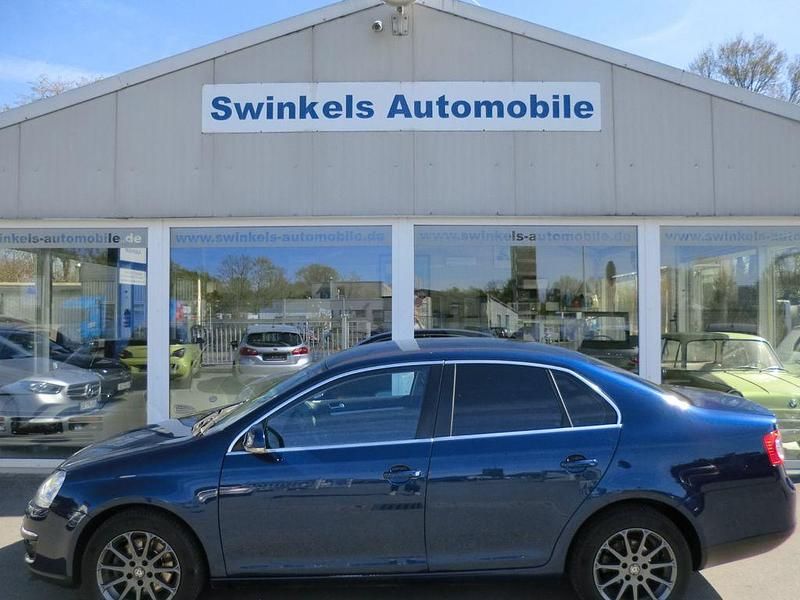 Blau Gebraucht 2009 VW Jetta Comfortline Limousine | 3.990 € (Guter Preis) - Bild 1/4