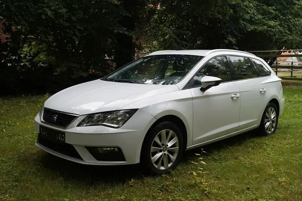 Gebraucht Seat Leon Style 116 PS (85 kW) 2019 Weiß Limousine
