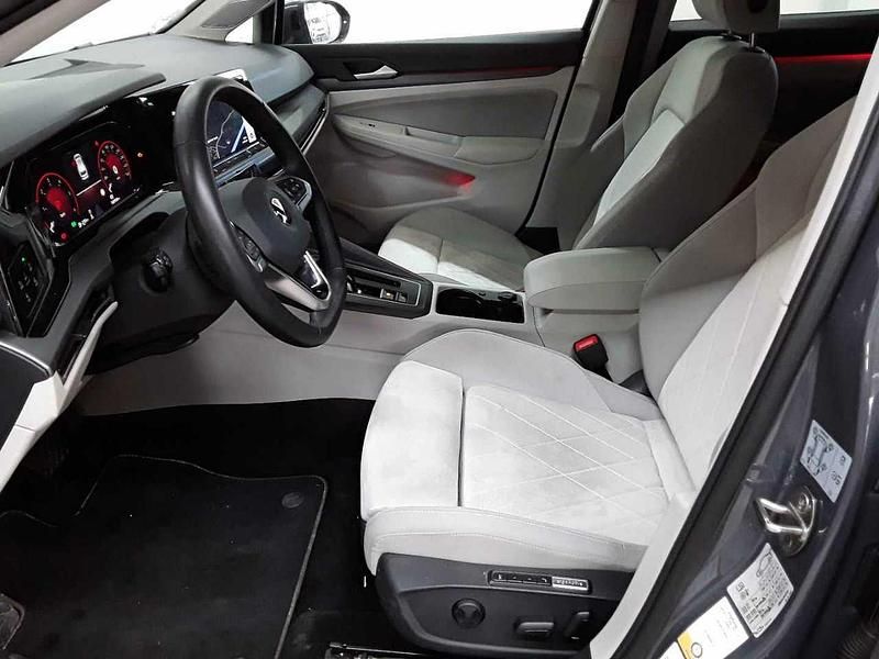 Gebraucht VW Golf VIII Style 150 PS (110 kW) 2021 Delfingrau metallic Kombi