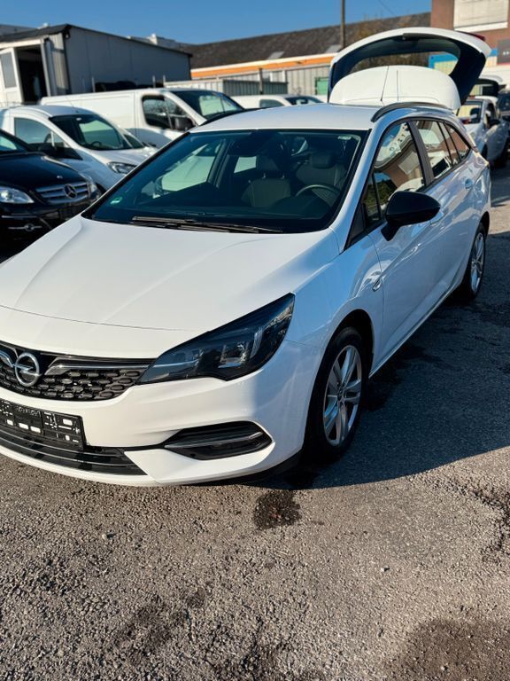Weiß Gebraucht 2019 Opel Astra Business Kombi | 8.800 € (Fairer Preis) - Bild 1/4