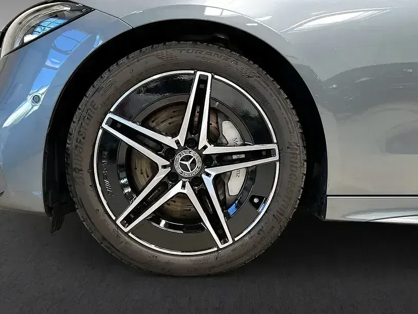 Gebraucht Mercedes C180 AMG 170 PS (125 kW) 2025 Grau Limousine