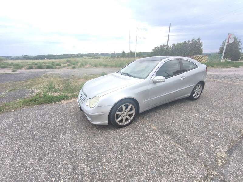 Silber Gebraucht 2001 Mercedes C200 Coupé | 3.250 € (Etwas zu teuer) - Bild 1/4