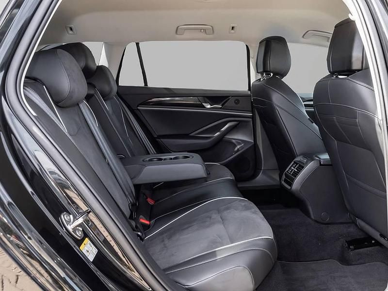 Usata VW Passat 150 CV (110 kW) 2025 Nero Station wagon