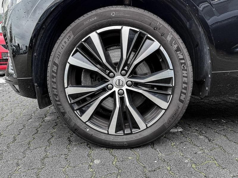 Gebraucht Volvo XC60 Core 197 PS (144 kW) 2023 Onyx black SUV