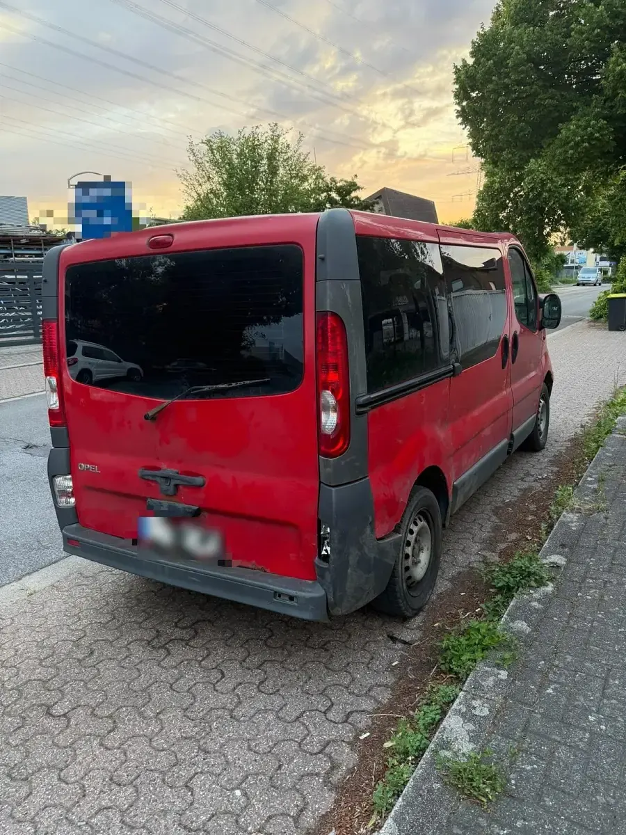 Gebraucht Opel Vivaro 90 PS (66 kW) 2007 Rot Van / Kleinbus