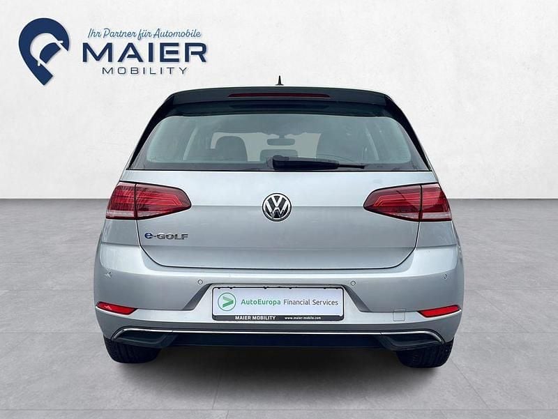 Gebraucht VW Golf 100 kW (136 PS) 2020 Reflexsilber metallic Limousine