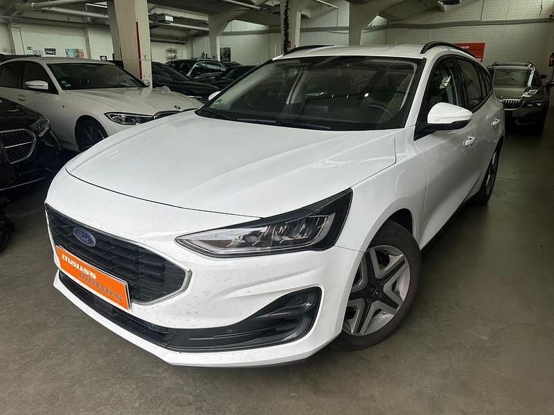 Weiß Gebraucht 2022 Ford Focus Cool & Connect Limousine | 13.680 € (Fairer Preis) - Bild 1/4