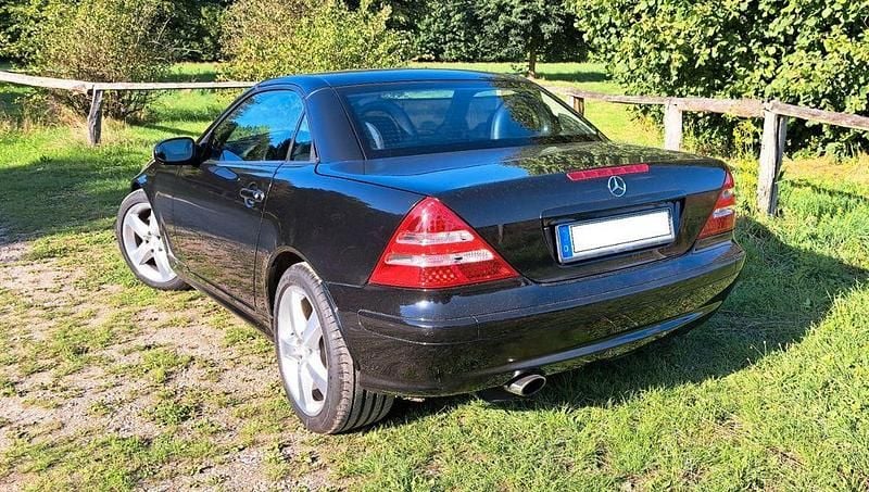Gebraucht Mercedes SLK230 197 PS (144 kW) 2001 Schwarz Cabrio